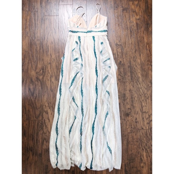 BCBGMaxAzria • Liliana Dress gown tulle net embroidered maxi cream green flowy - Picture 11 of 13
